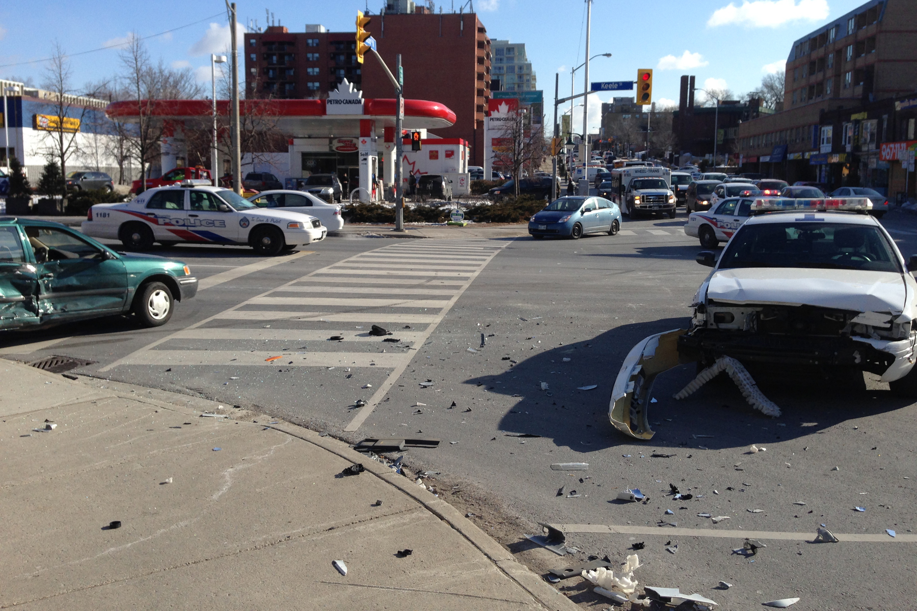 EXCLUSIVE Video shows Toronto police car running red light, Tboning